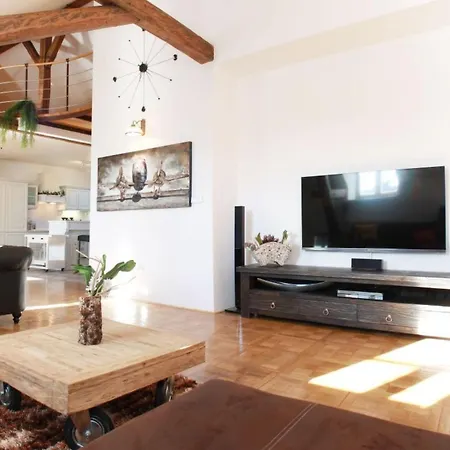 아파트 Mit Waschmaschine Und Geschirrspueler By Interhome *