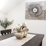 公寓 Mit Waschmaschine Und Geschirrspueler By Interhome