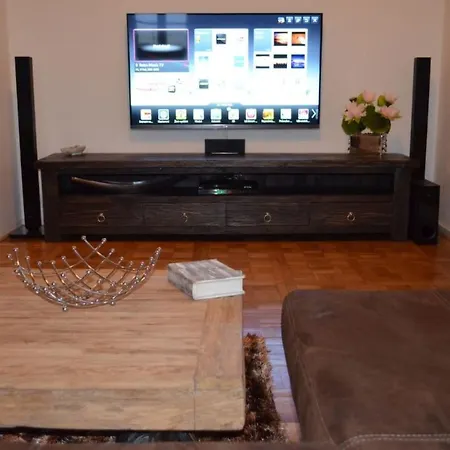 Mit Waschmaschine Und Geschirrspueler By Interhome Appartamento Praga