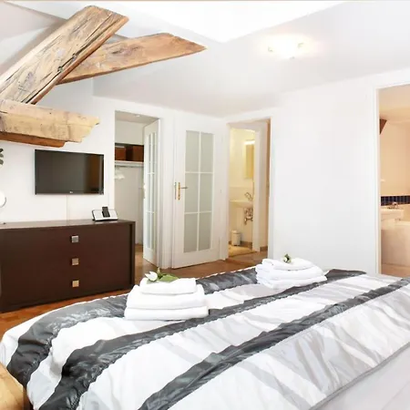Mit Waschmaschine Und Geschirrspueler By Interhome Praga